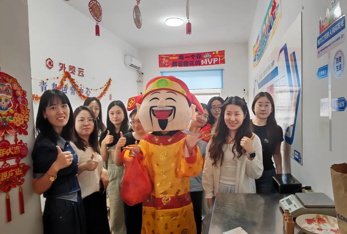 ज़ेमीजी धन के देवता का उत्सव मनाते हैं